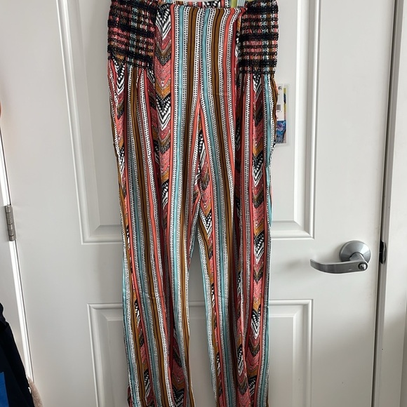 NWT Rewash Women’s Boho Amber Geo Printed Smocked Waist Pants - Size Small - Picture 4 of 6